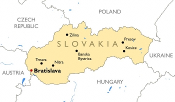 Magnetická mapa Slovenska, ilustrovaná, barevná